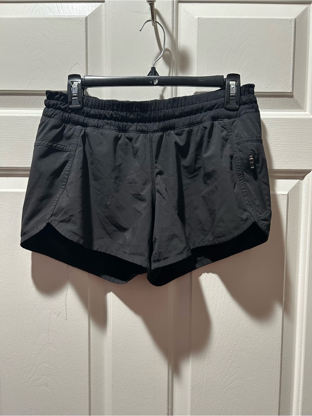 Lululemon Black Women's Tracker IV Shorts with Zipper Pocket Size 6